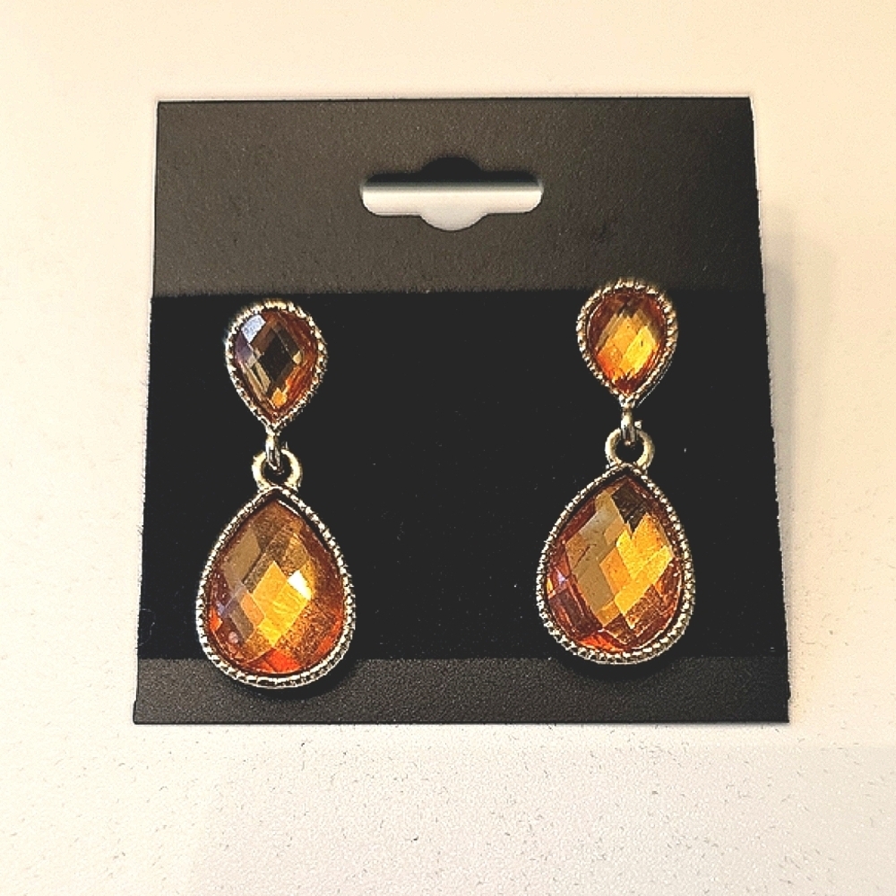 Elegant Gold Drop Earrings